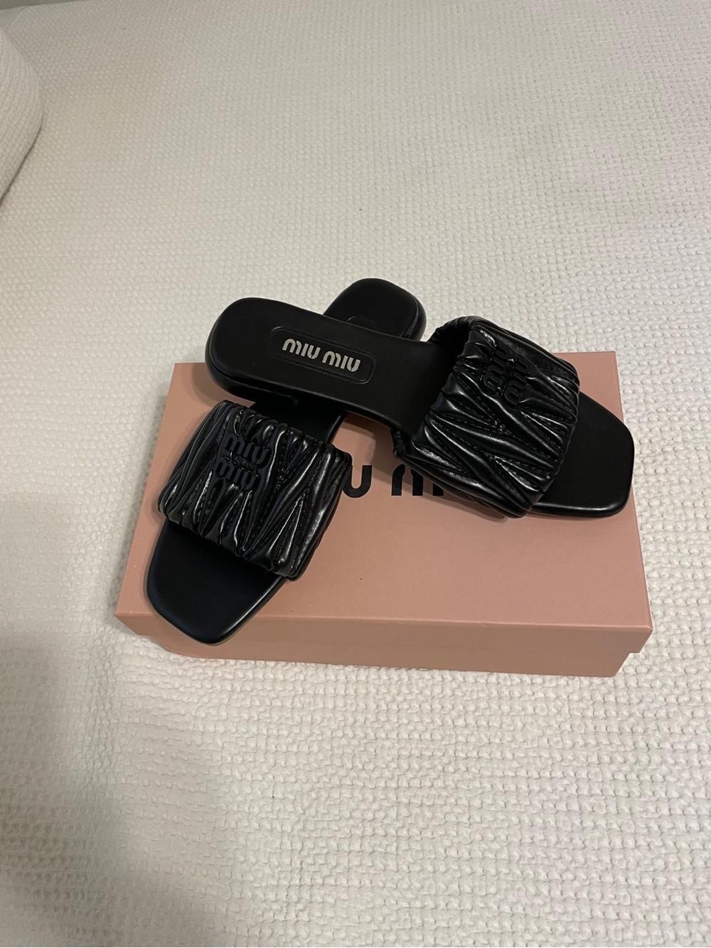 Footwear (Slides)